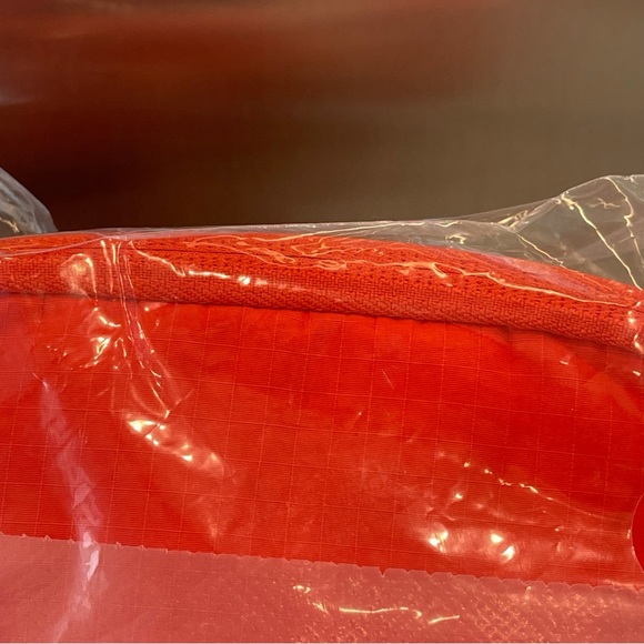 NWT Lululemon Red Mini Belt bag .7L size , solar orange / white - Picture 5 of 16